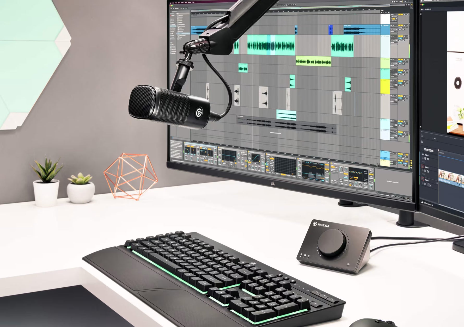 Elgato Wave XLR MK.1 USB Audio Interface for Microphones - 10MAG9901