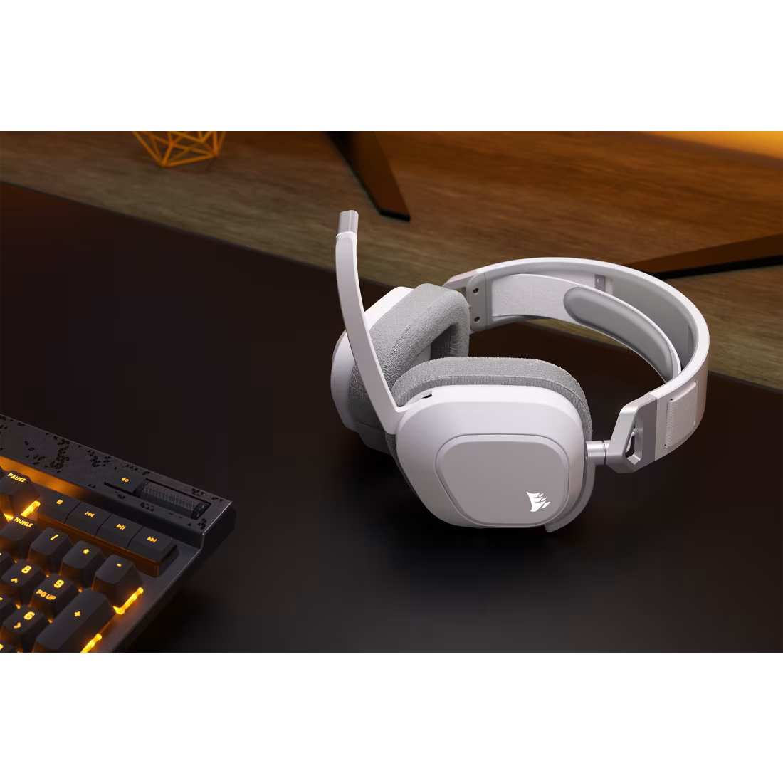 CORSAIR HS80 MAX WIRELESS Gaming Headset White - CA-9011296-AP