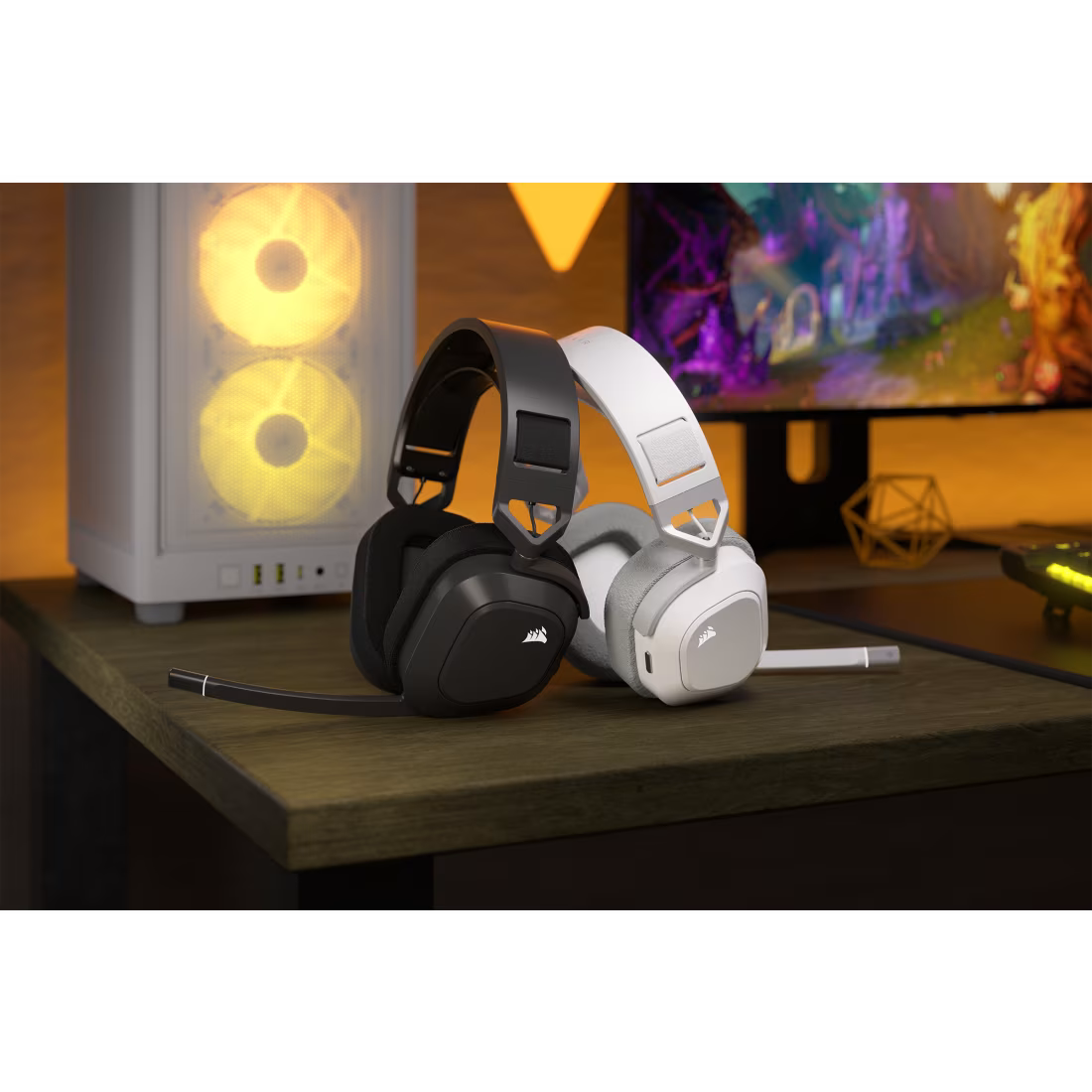 CORSAIR HS80 MAX WIRELESS Gaming Headset White - CA-9011296-AP