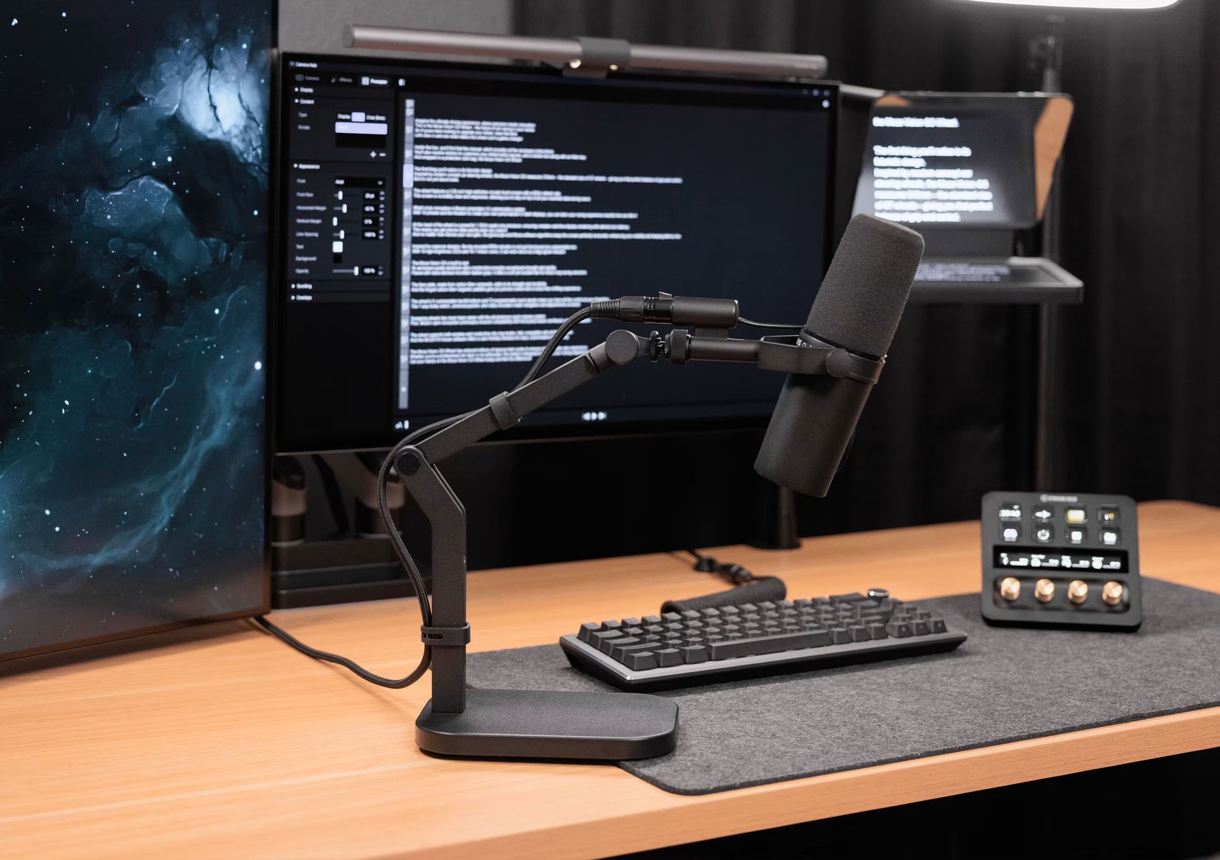 Elgato Wave Desk Stand Adjustable Desktop Mount - 10AAU9901